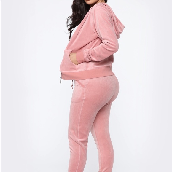 Velour velvet tracksuit jogger and sweater - Picture 2 of 9